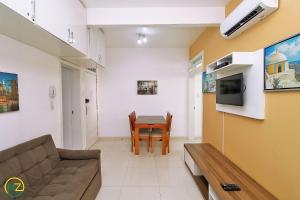 Belo 2 quartos para 6 pessoas na quadra da praia