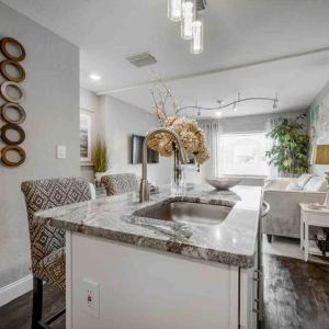 Chic pad in center of Seminole Heights-322