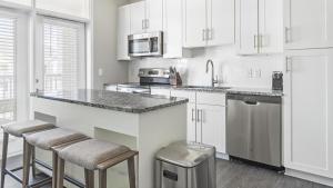 Landing Modern Apartment with Amazing Amenities ID1234X280