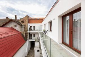 PEAK Aparthotel - Old Town - by CityHost