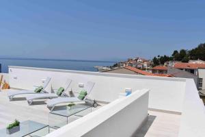 Villa Mel I - Luxury Waterfront Villa Downtown with Pool!