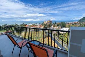 Elegant Oceanview Penthouse - Steps from Jaco Beach & Nightlife