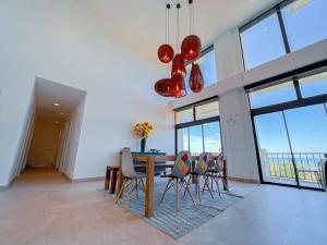 Elegant Oceanview Penthouse - Steps from Jaco Beach & Nightlife
