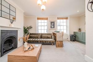 Beautiful Sea View I Spacious One Bd Room Flat I Sleep 3 Guests BP4