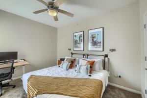 Austin 4BR Townhome + Walk to West Campus