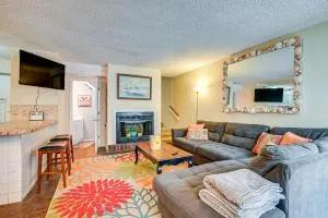 Bohemian Beach Retreat - 2 Blocks to Ocean! - Myrtle Ridge