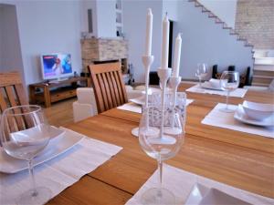 Old Town Luxury and Spacious Apartment (155 m2). 3 bedrooms. FREE parking