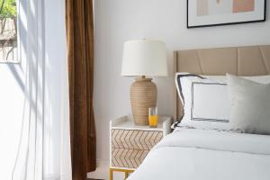 91-1D 3BR 2baths Duplex with a Private Back yard - GYM