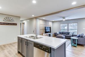 Hudson Oaks Country Creekside Home Hot Tub and Deck