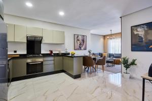 Sleek and Modern 2-Bed Unit in Downtown Casa