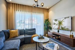 Sleek and Modern 2-Bed Unit in Downtown Casa