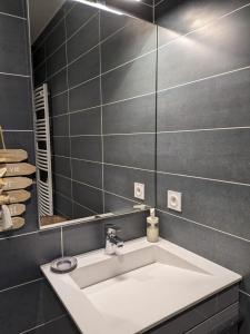 Studio calme avec vue dégagée