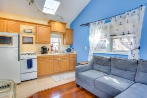 Greenwood Lake Cottage with Shared Dock and Hot Tub!