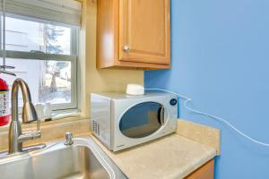 Greenwood Lake Cottage with Shared Dock and Hot Tub!