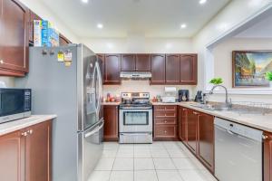 Avid vacation palace in Castlemore , Brampton