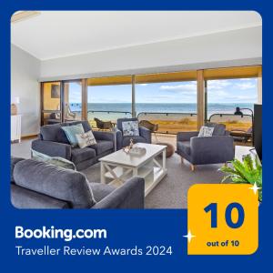 Esplanade 3BR Holiday Home with Magic Ocean Views