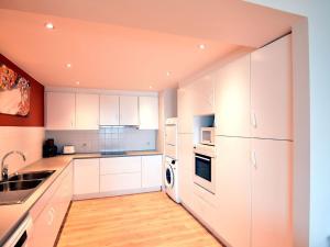 Spacious Coastal Apartment