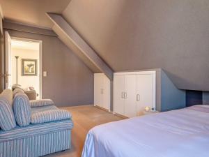 Balcony Views & Comfort