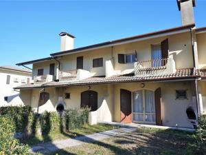Nice villa in Caorle with balcony