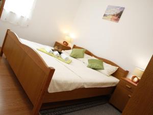 Apartments with a parking space Srima - Vodice, Vodice - 22383 