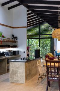 Casa Kali - 4-Min Walk to Beach - AC & Pool