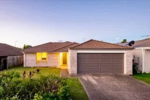 4 bedroom Entire house in Drewvale. - Marsden