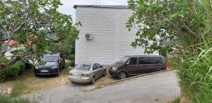 Apartments with a parking space Lopar, Rab - 22579 
