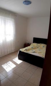 Apartments with parking space Lopar, Rab - 22579