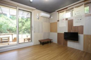 Hwacheon Yeoungwoong-ine Pension