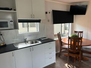Batemans Bay Holiday Park & Hostel