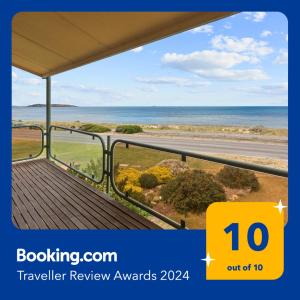 Esplanade 3BR Holiday Home with Magic Ocean Views