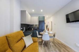 Luxe apartments Madrid Rio by RentitUP
