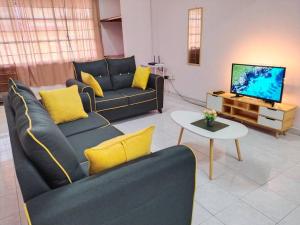 1122 Central Park nearby Aeon S2 14Pax