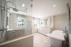 Cannes Luxury Rental - Stunning 5 bedroom villa to rent