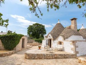 Trullo in Locorotondo with Underground Pool