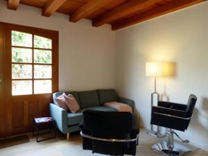 Gîte rénové à Charroux avec piscine et terrasse privative - FR-1-489-394