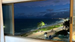 Flat em Hotel de Luxo beira mar da grife Ritz suítes com vista ampla para todo o mar da cruz das almas, jatiúca e ponta verde, com toda estrutura de um hotel lindo e arrojado, academia, piscina e muito mais, venha viver essa experiência incrível!
