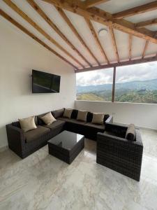 Cómoda casa con espectacular vista a la piedra y embalse