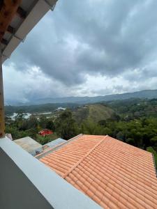 Cómoda casa con espectacular vista a la piedra y embalse