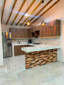 Cómoda casa con espectacular vista a la piedra y embalse