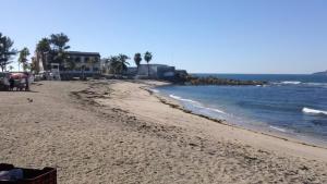 Habitación a media cuadra de la playa.