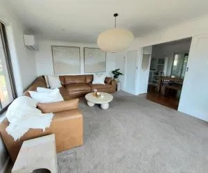 Bondi Breeze @ Tuross Head - Moruya