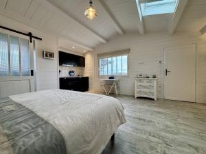 Maisons de vacances Maison La Bree-les-Bains, 4 pieces, 6 personnes - FR-1-246A-284 : photos des chambres