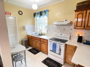 Elizabeth Retreat - Island time