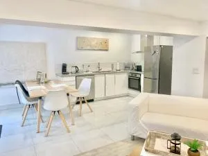 Lovely walkout basement - Erindale