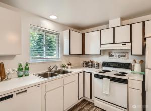 Charming 2 Bedroom in Tacoma