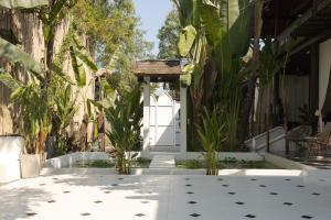 Huge 8 Bedrooms Pool Villa, Chiang Mai gem private estate perfect for Groups