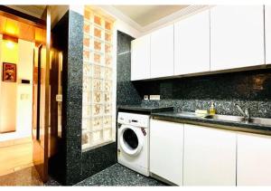 BluO 3BHK M Block Market -Lift, Balcony, Parking