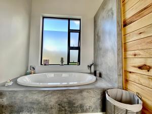 Cast Away at Romansbaai - Salted Fynbos Staying