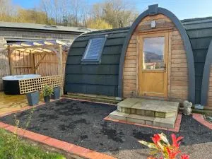 Squirrel Glamping Pod School House Farm - 马奇温洛克